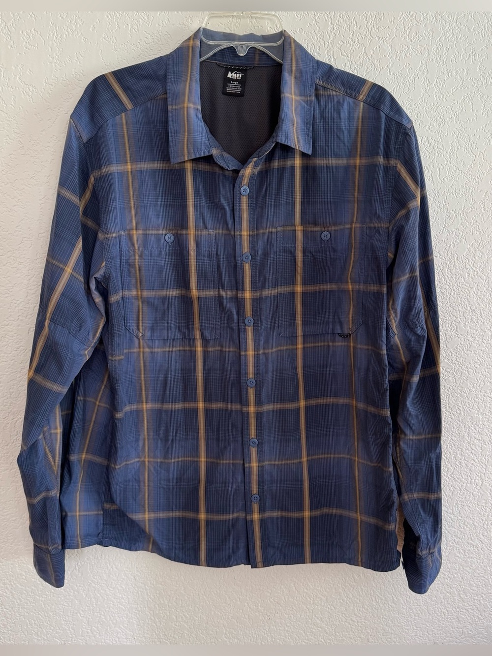 REI Blue Tan Plaid Check Nylon Button Up Shirt Vented Roll Tab Long Sleeve L